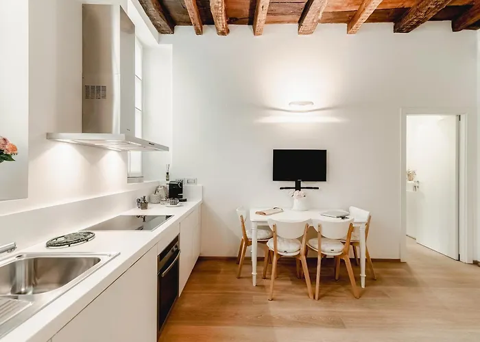 La Casa Di Carlotta - Urban Retreat In *
