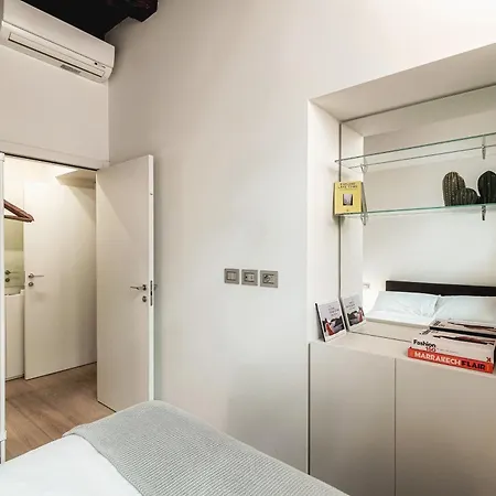 Apartment La Casa Di Carlotta - Urban Retreat In Como
